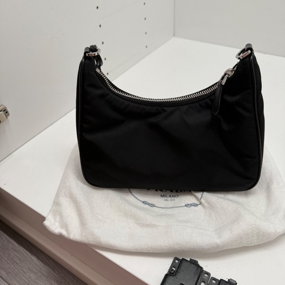 Authentic Prada Re-edition 2005 - Picture 3 of 7